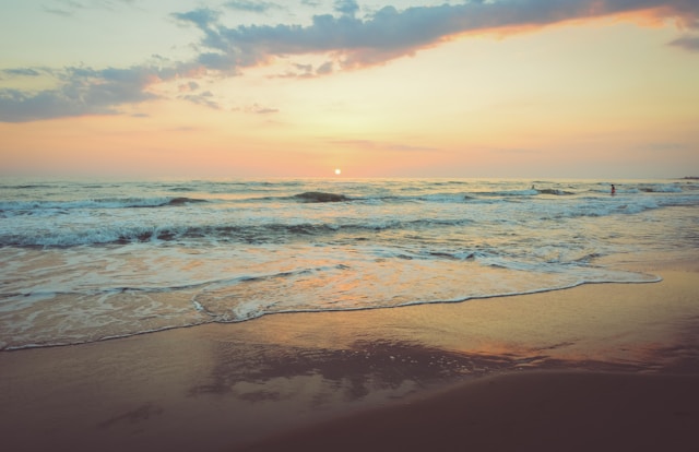 Morskie klimaty – plaże i promenady w Pomorskim