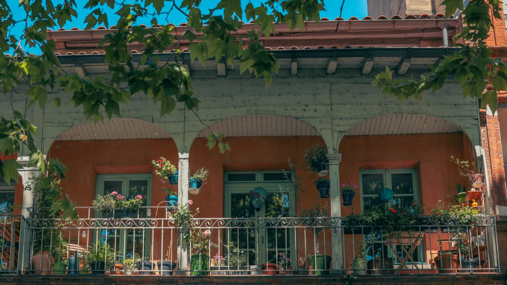 Sprzątanie balkonów po gołębiach w Krakowie - skuteczna pomoc