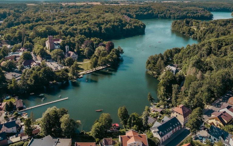 Lubuskie – kraina winnic i jezior: jakie atrakcje turystyczne czekają na turystów?
