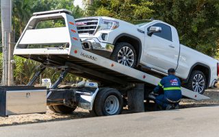 Szybka pomoc drogowa 24h Łódź holuje pojazd po awarii w centrum miasta.