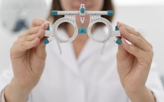 Profesjonalne badanie wzroku u okulisty w Katowicach – diagnostyka i komfort.