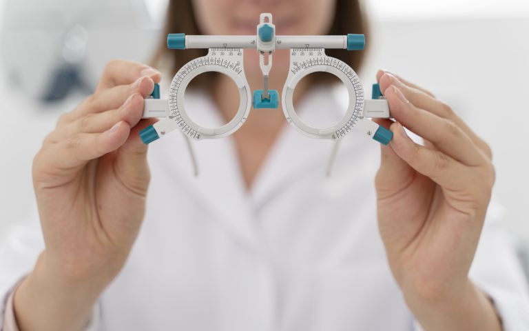 Profesjonalne badanie wzroku u okulisty w Katowicach – diagnostyka i komfort.